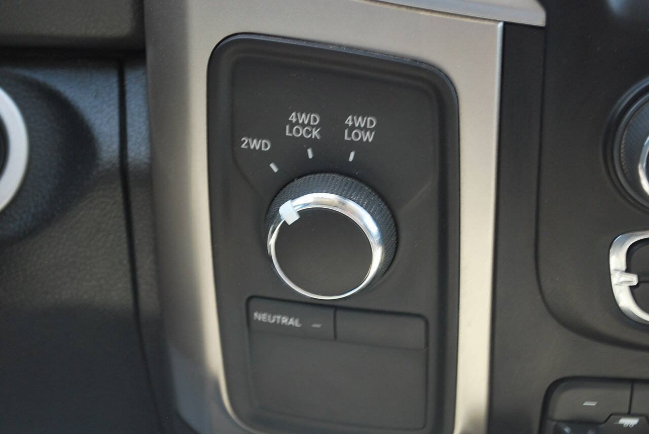 Used 2016 RAM 2500 SLT AWD/4WD image 32