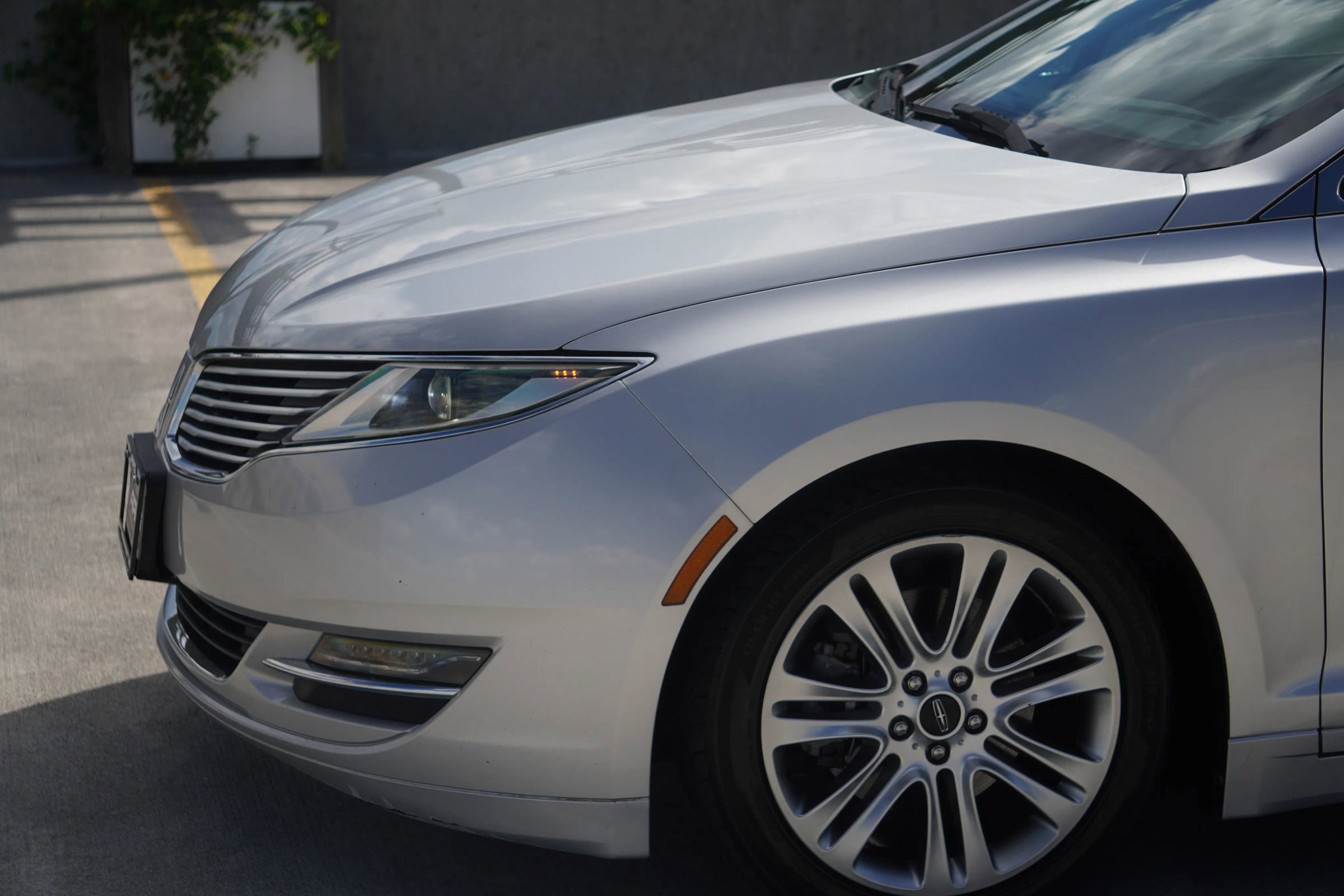 Used 2014 Lincoln MKZ Sedan 4D w/ Equipment Group 102A Reserve image 38