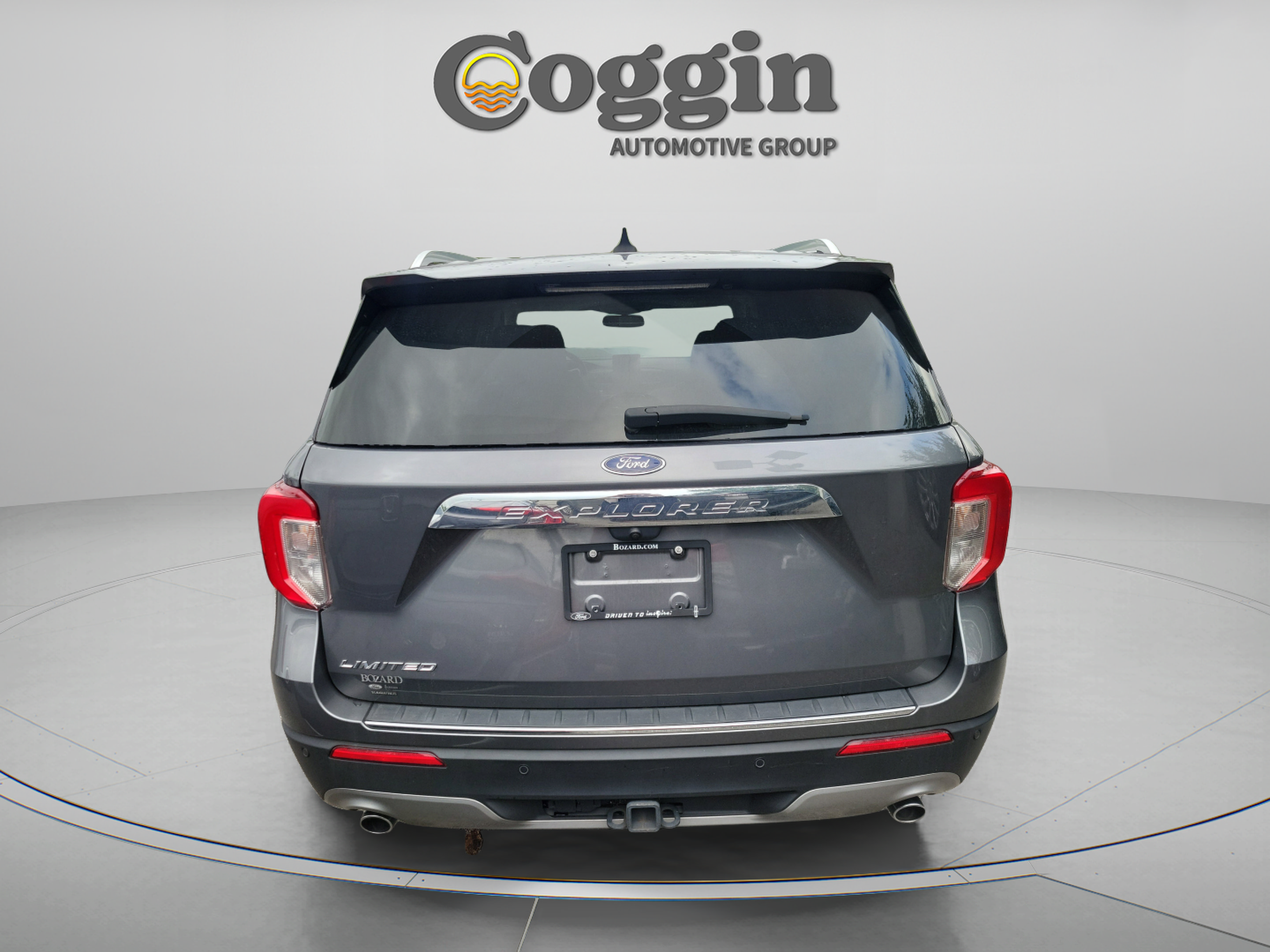 Used 2024 Ford Explorer Limited w/ Limited Technology Package RWD image 4