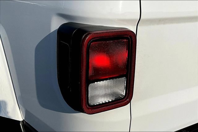 Used 2023 Jeep Gladiator Overland AWD/4WD image 24