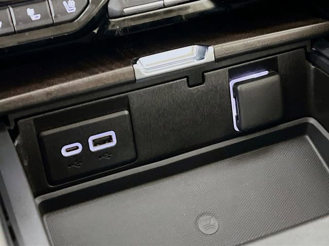 Used 2021 GMC Yukon Denali w/ Denali Premium Package AWD/4WD image 21