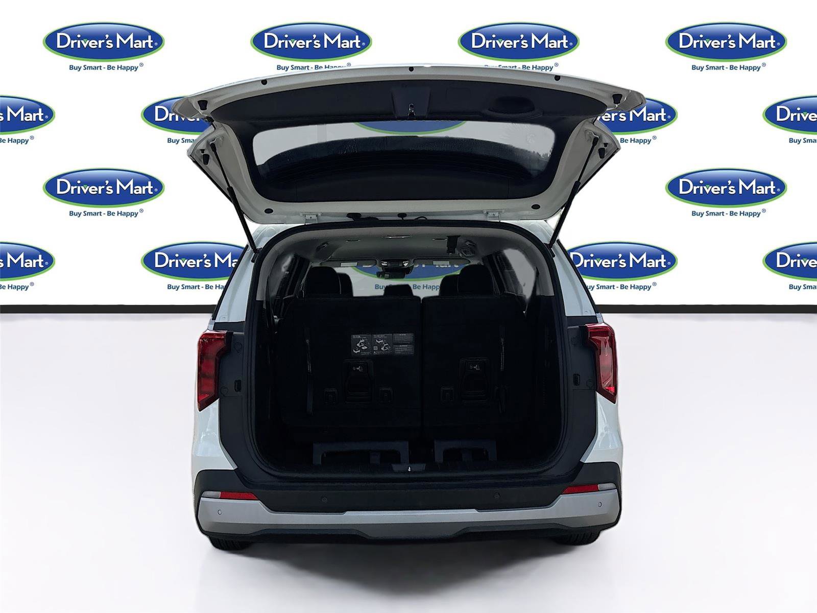 Used 2025 Kia Carnival FWD image 26