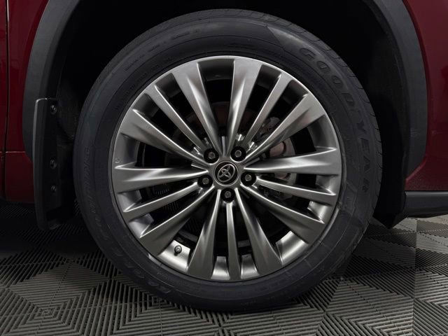 Used 2020 Toyota Highlander Platinum image 38