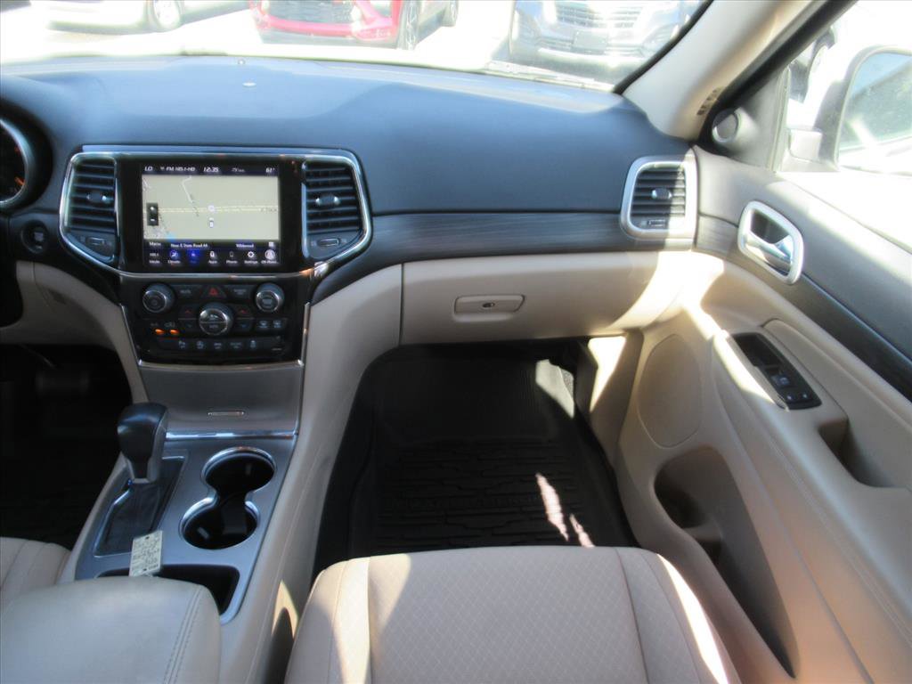 Used 2022 Jeep Grand Cherokee Laredo E image 14