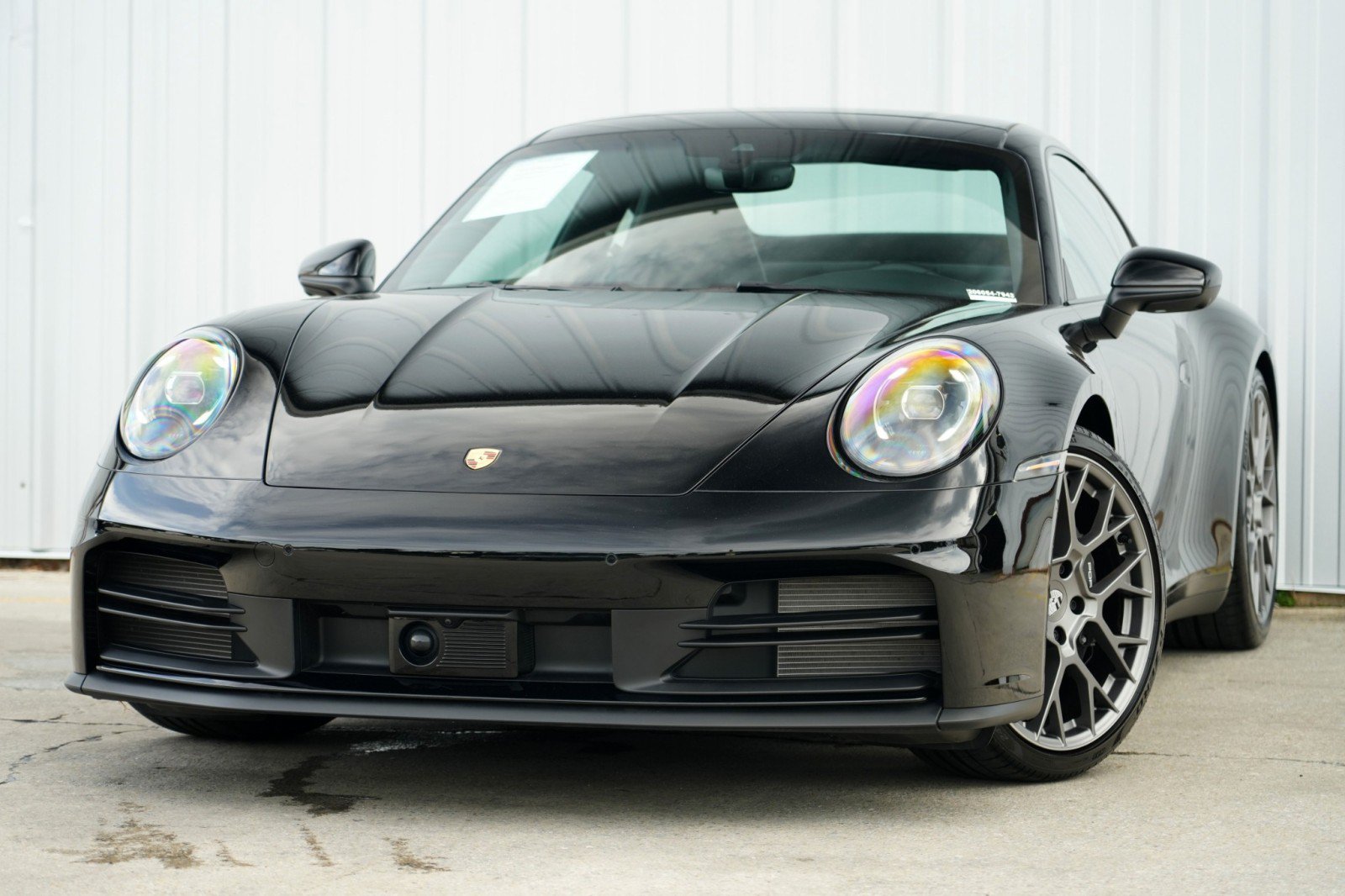 Used 2025 Porsche 911 Carrera RWD image 3