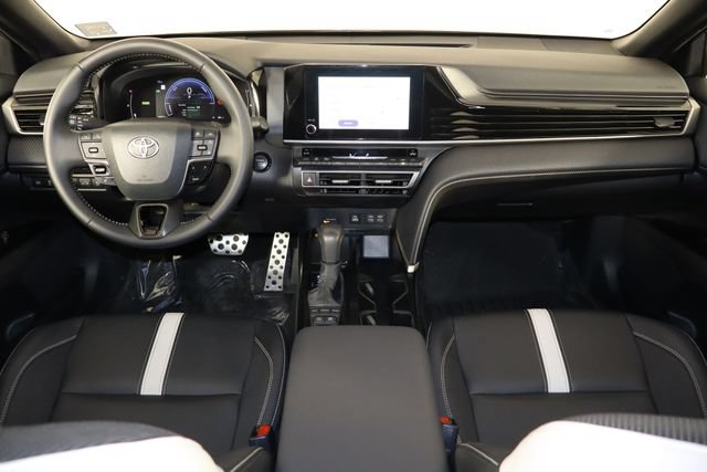 Used 2025 Toyota Camry SE w/ Convenience Package FWD image 13