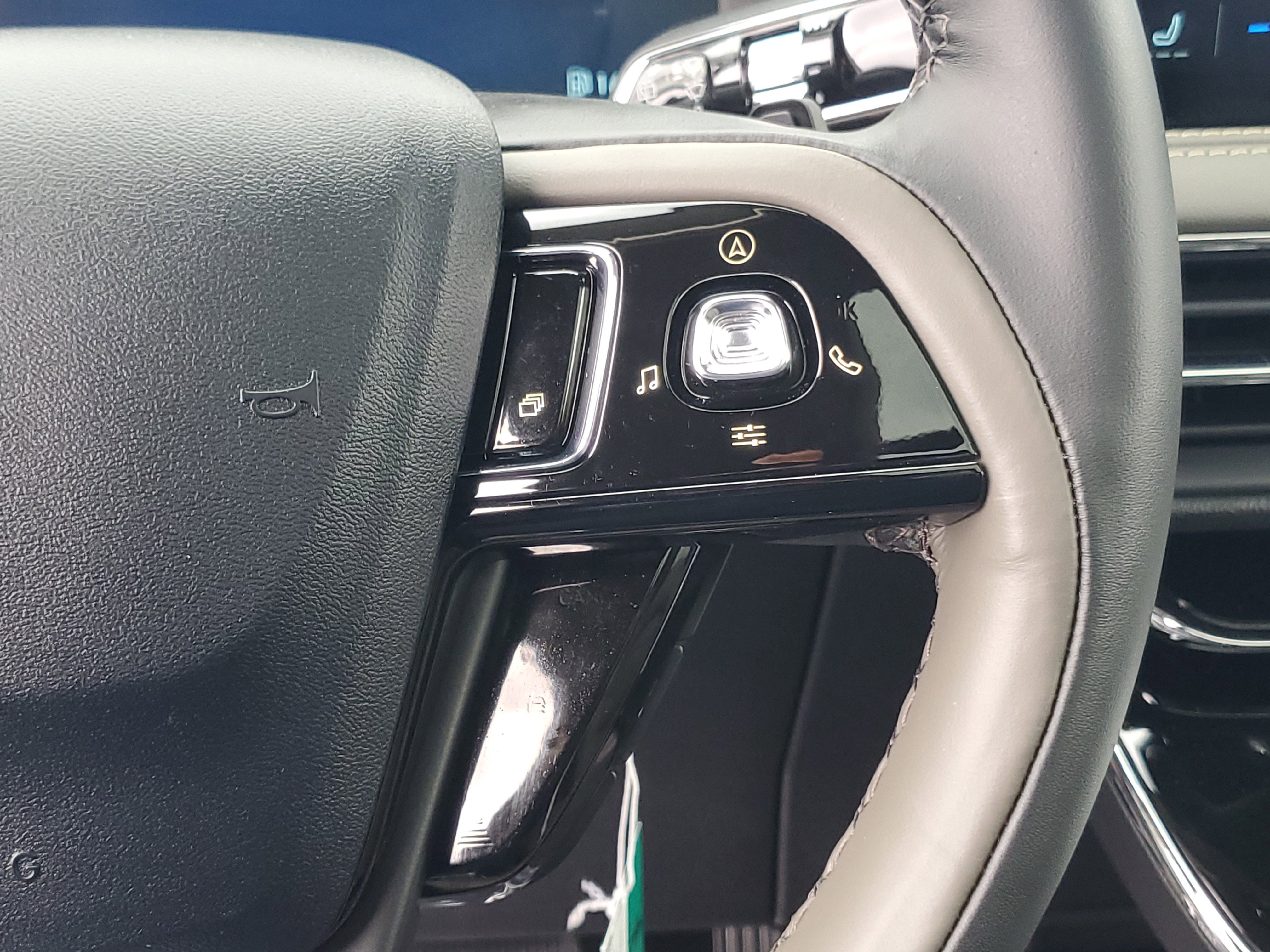 New 2025 Lincoln Corsair Grand Touring w/ Jet Appearance Package image 17