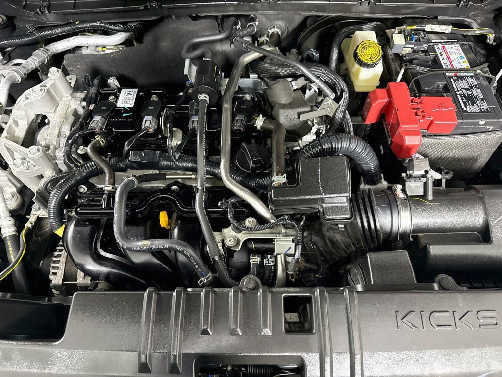 Certified 2025 Nissan Kicks SV FWD image 30