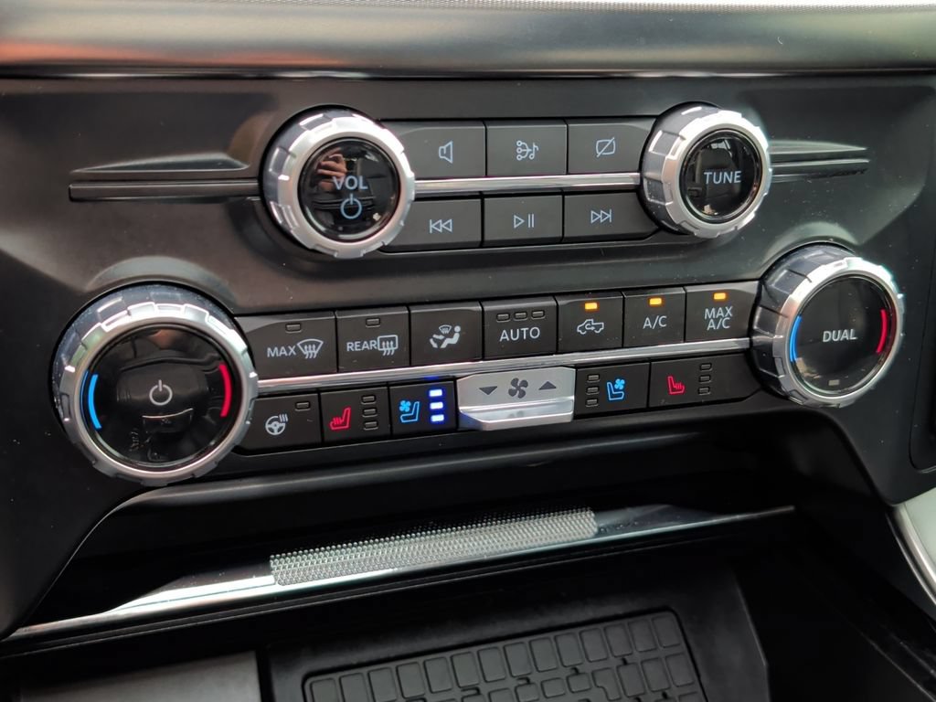 Used 2024 Ford F150 Lariat w/ Equipment Group 502A High AWD/4WD image 23