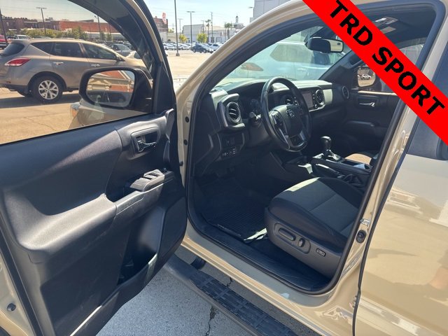 Used 2020 Toyota Tacoma TRD Sport w/ Technology Package image 9