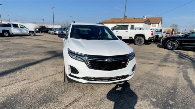 Used 2022 Chevrolet Equinox RS w/ LPO, Floor Liner Package image 4