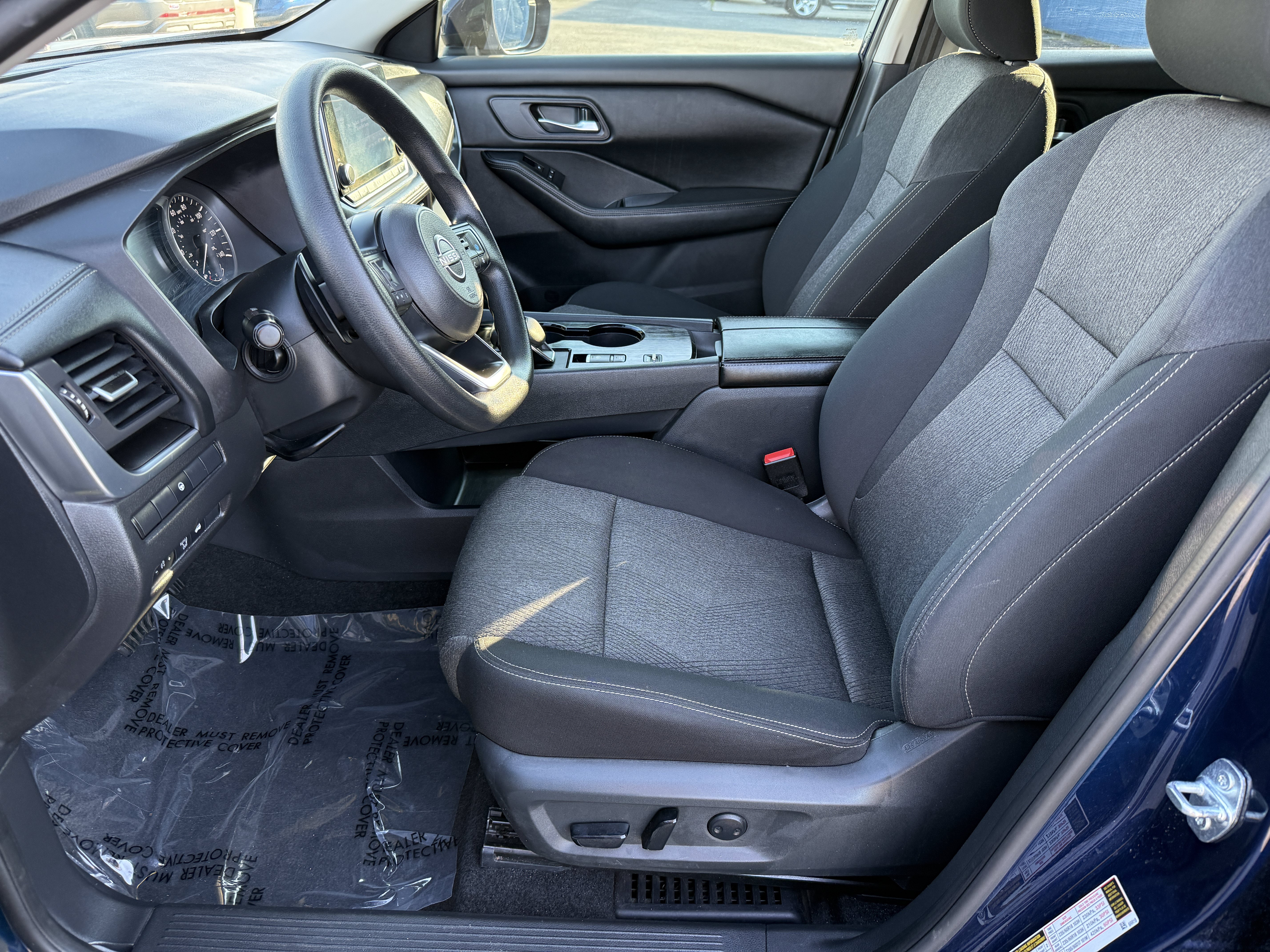 Used 2024 Nissan Rogue SV FWD image 14
