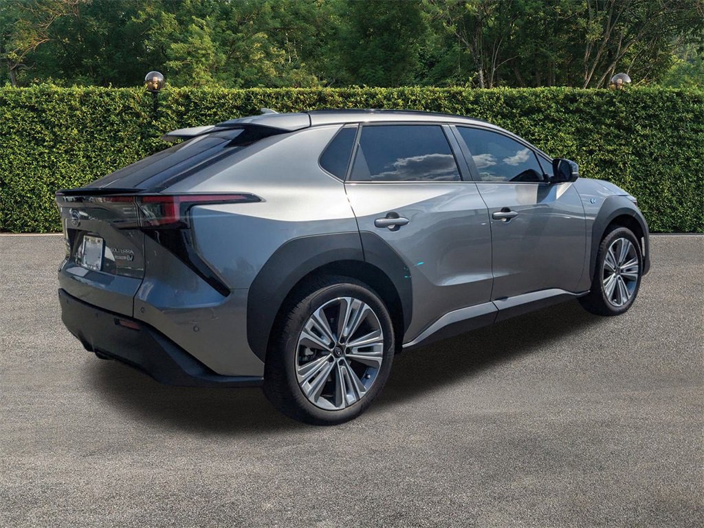 Used 2025 Subaru Solterra Limited w/ Limited Convenience Package image 4