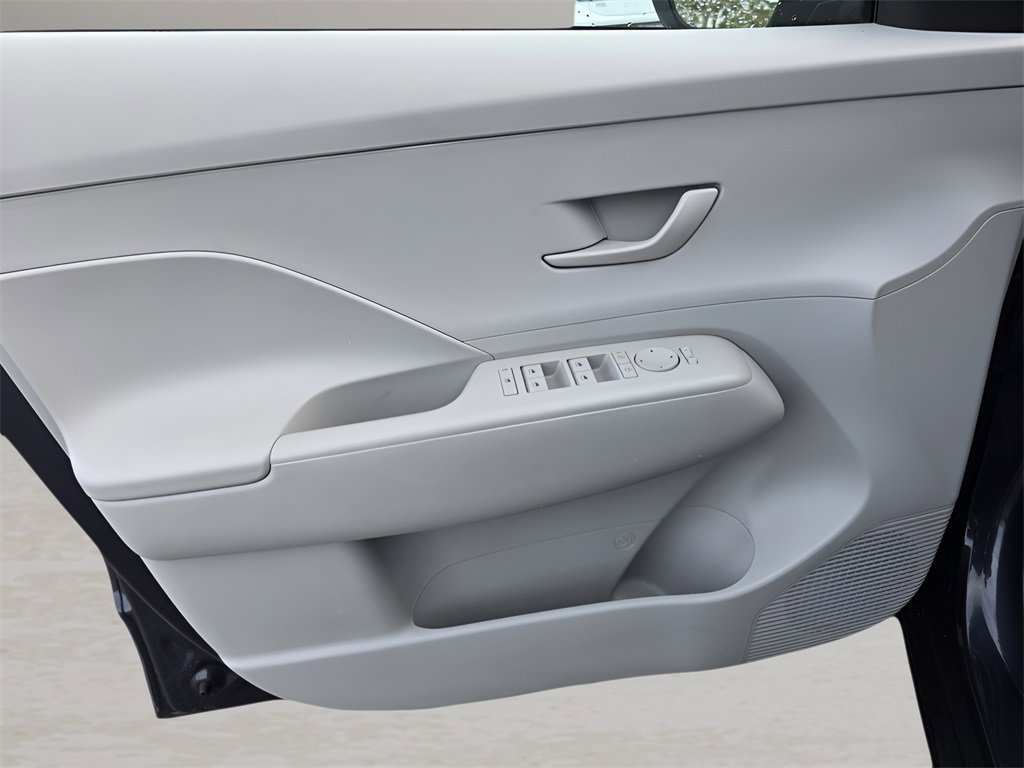 Used 2024 Hyundai Kona SEL image 17