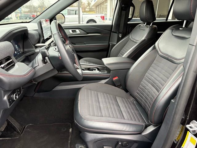 Used 2025 Ford Explorer ST-Line image 3