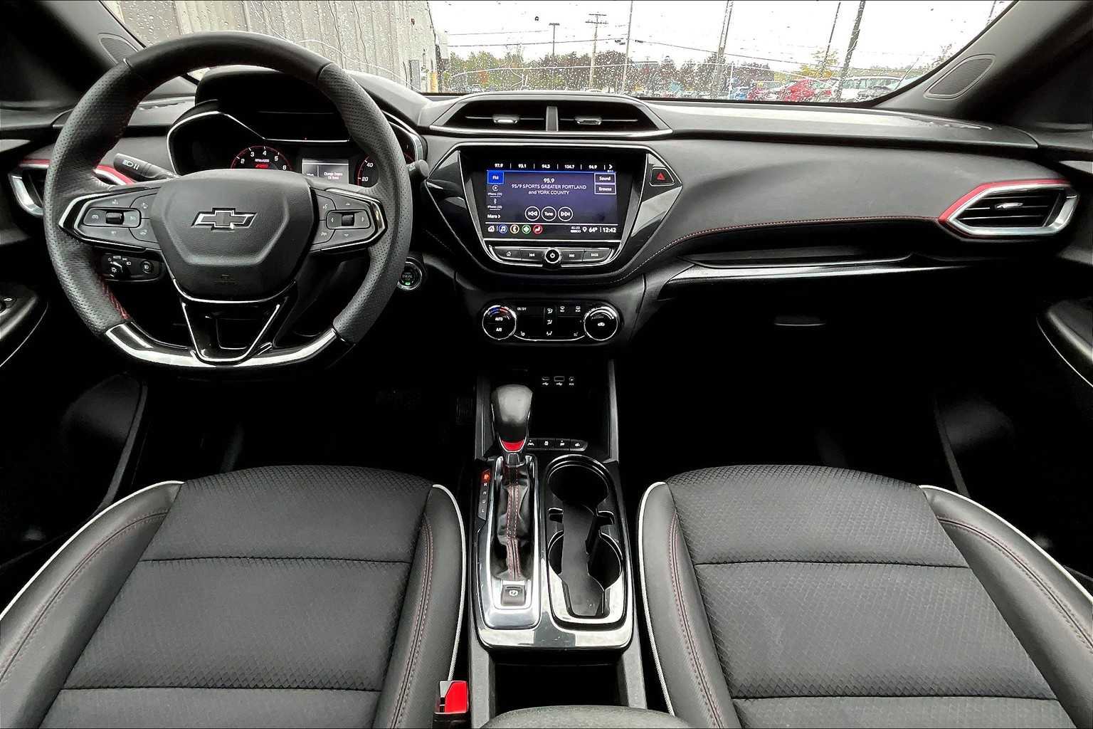 Used 2023 Chevrolet TrailBlazer RS w/ Convenience Package image 29