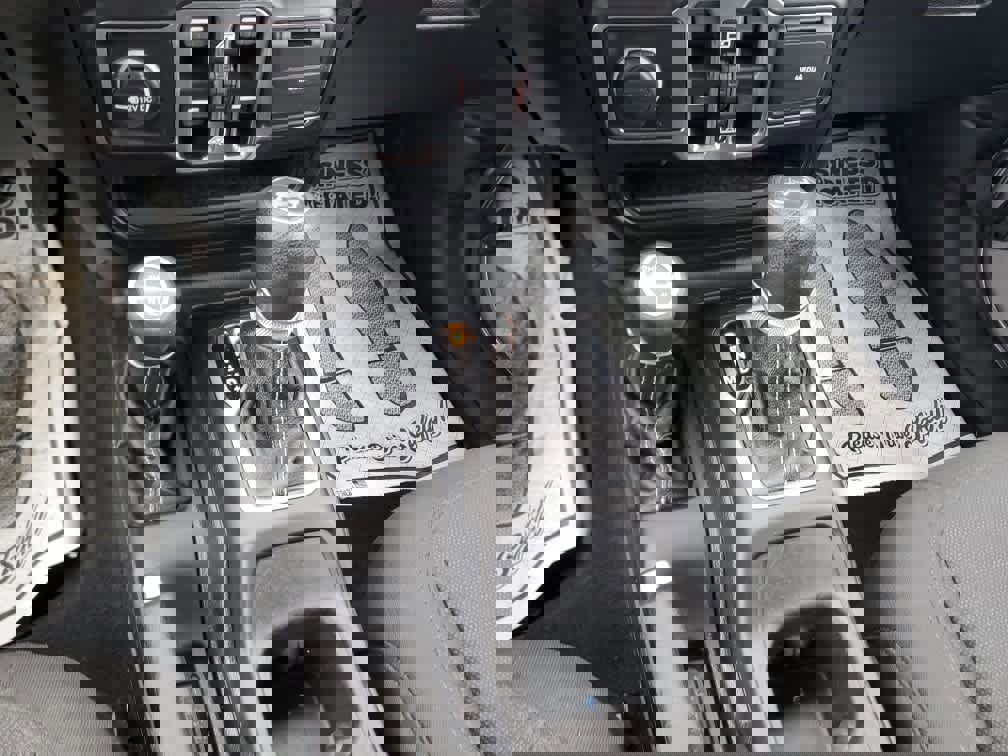 Used 2020 Jeep Wrangler Unlimited Sahara image 20