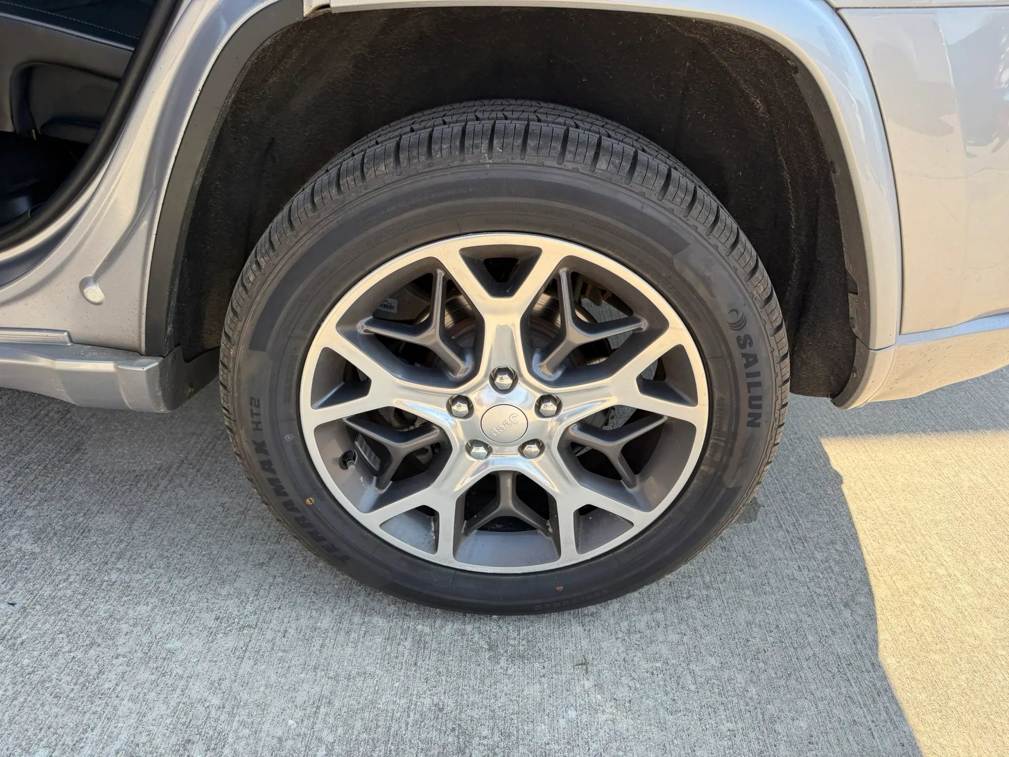 Used 2019 Jeep Grand Cherokee Overland image 21