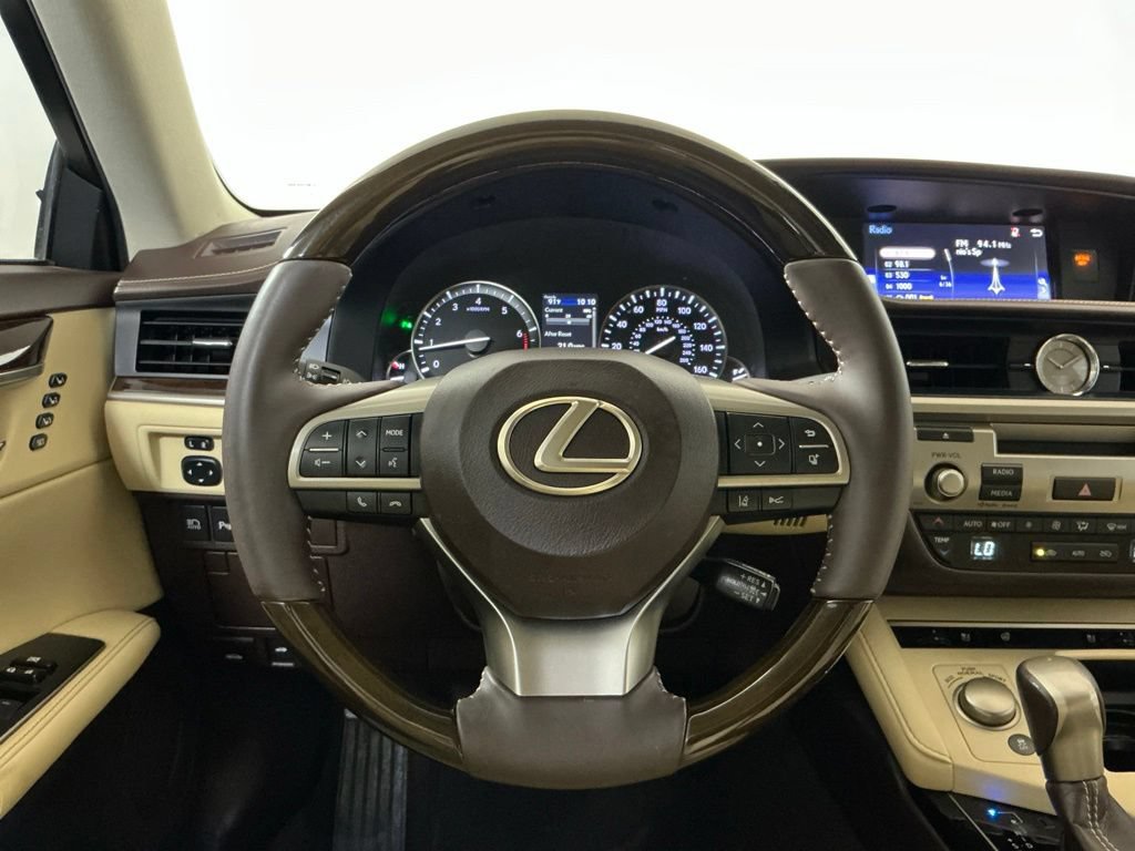 Used 2016 Lexus ES 350 w/ Premium Package w/Wood Trim FWD image 15