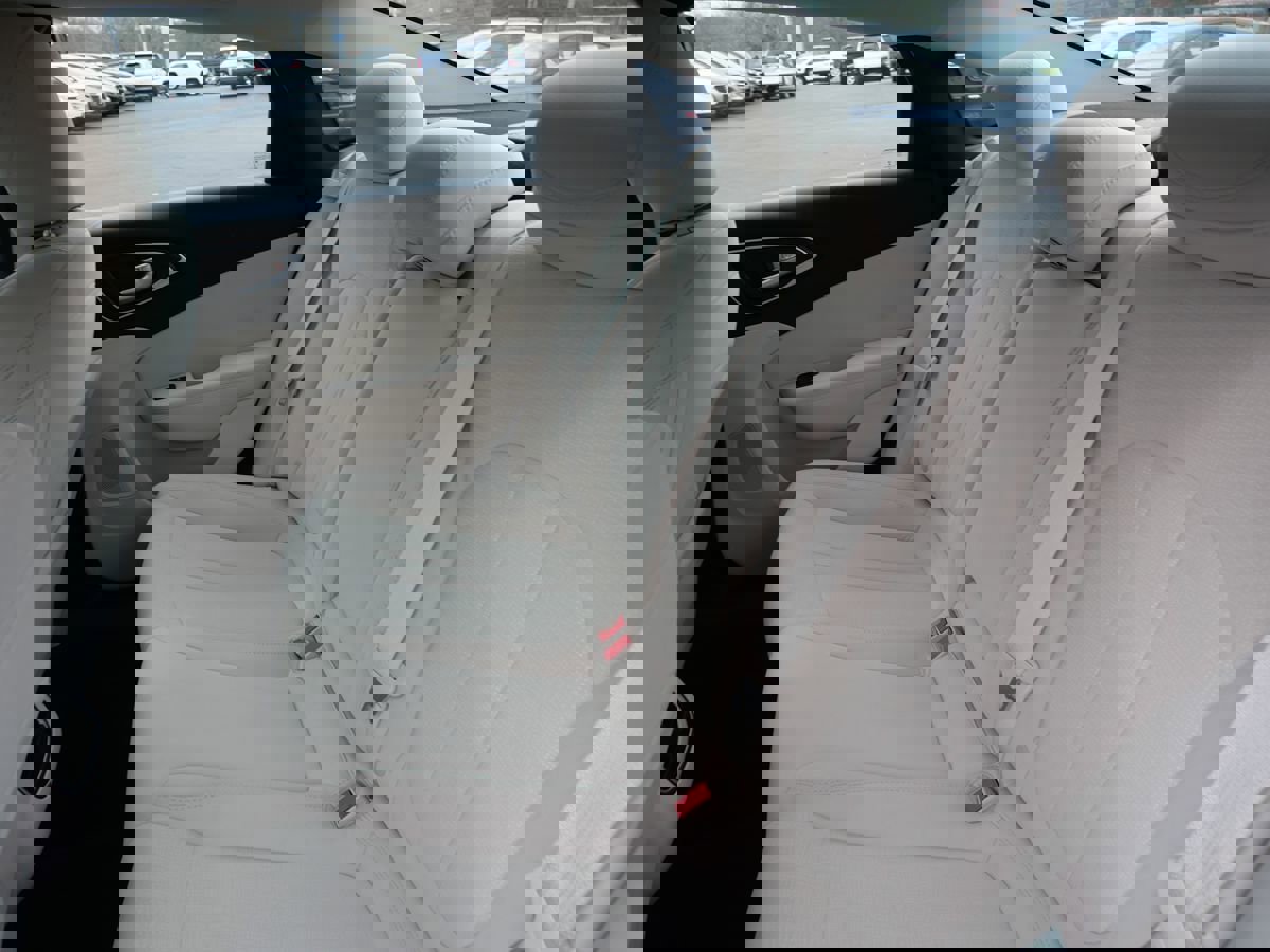 Used 2015 Chrysler 200 Limited w/ Convenience Group image 24