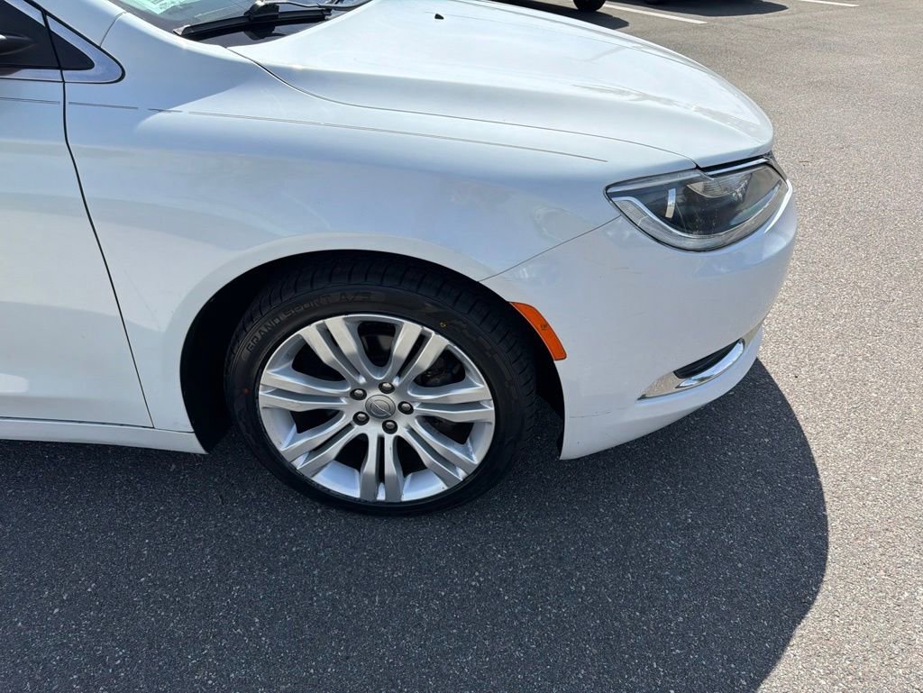 Used 2015 Chrysler 200 Limited w/ Convenience Group FWD image 11