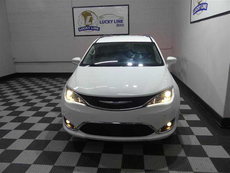 Used 2018 Chrysler Pacifica Touring-L Plus w/ Advanced Safetytec Group FWD image 3