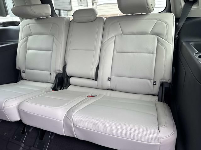 New 2026 Lincoln Navigator Reserve AWD/4WD image 16