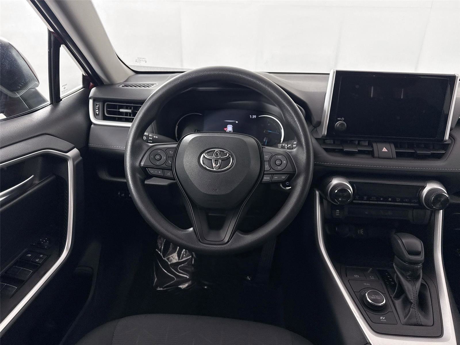 Certified 2025 Toyota RAV4 XLE image 32