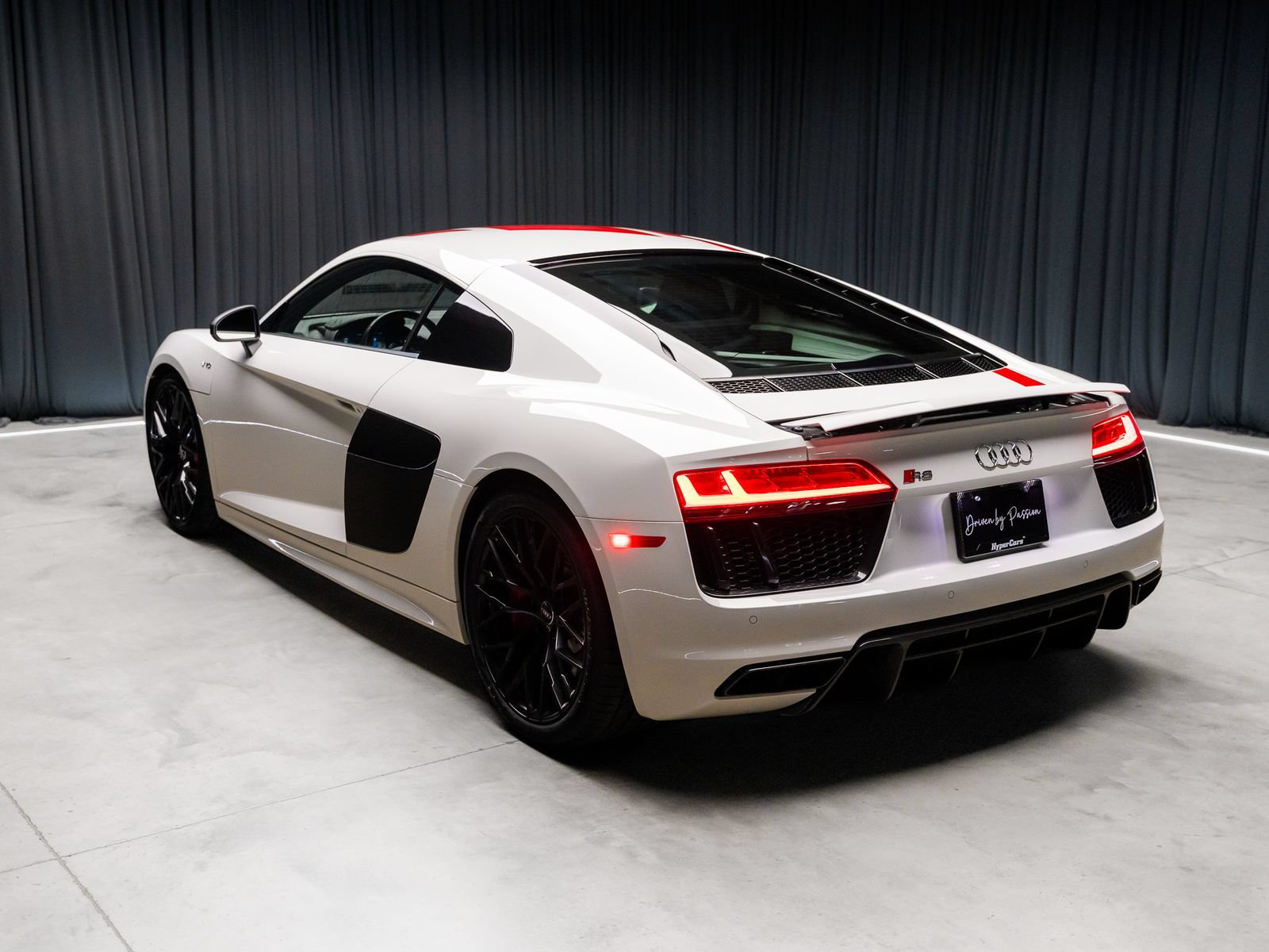Used 2018 Audi R8 V10 w/ 20" Wheel Package RWD image 34