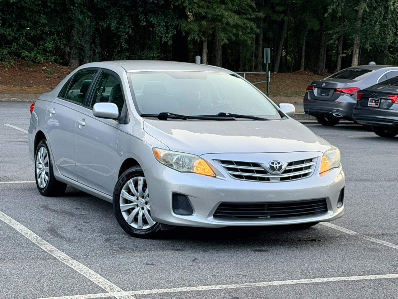 Used 2013 Toyota Corolla LE FWD image 4