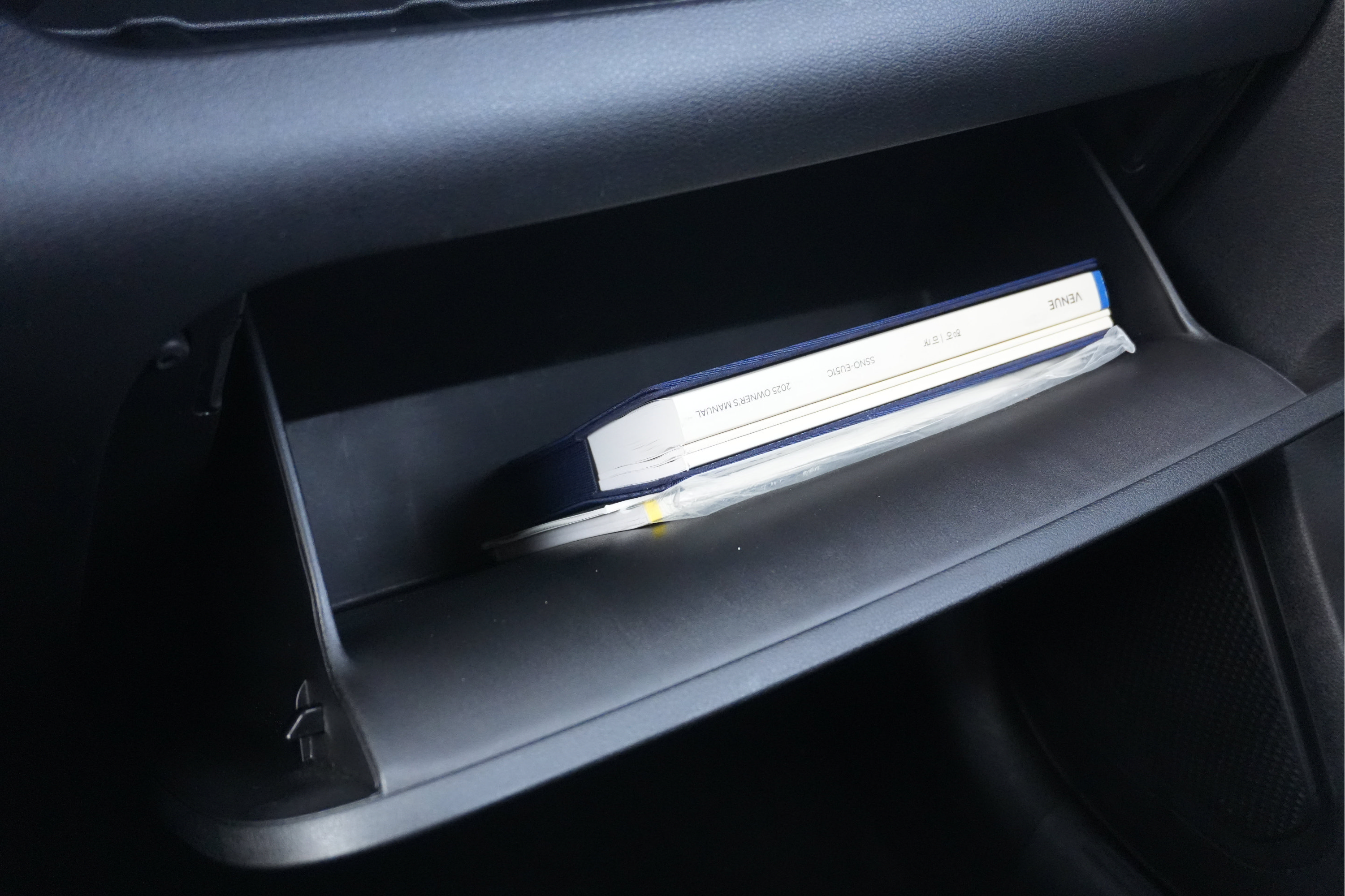 Used 2025 Hyundai Venue SEL FWD image 36