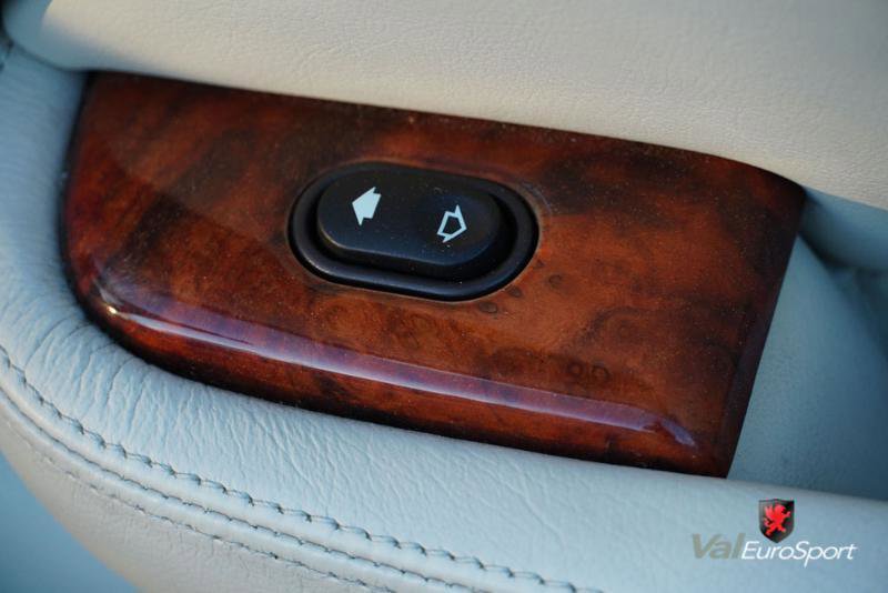 Used 2003 Jaguar XK8 Convertible image 32