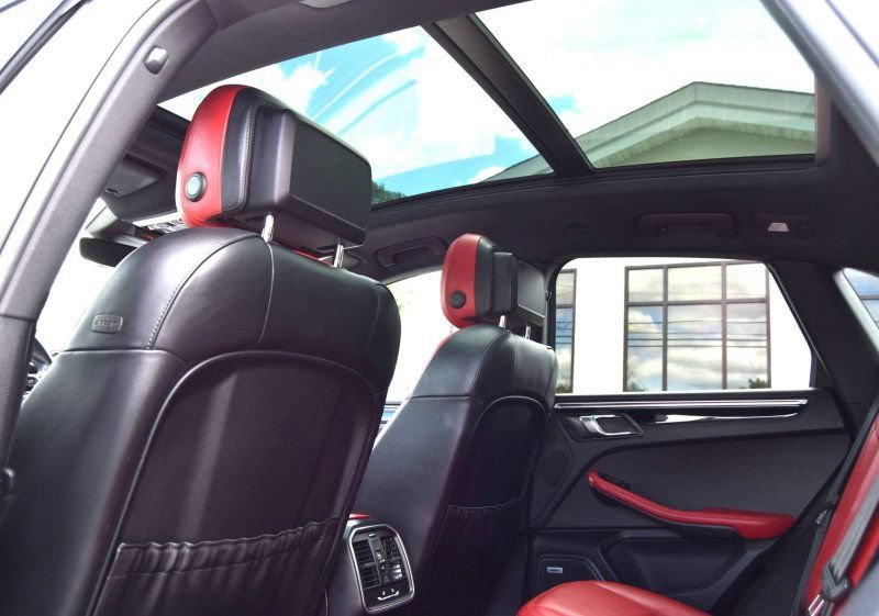 Used 2019 Porsche Macan AWD/4WD image 36