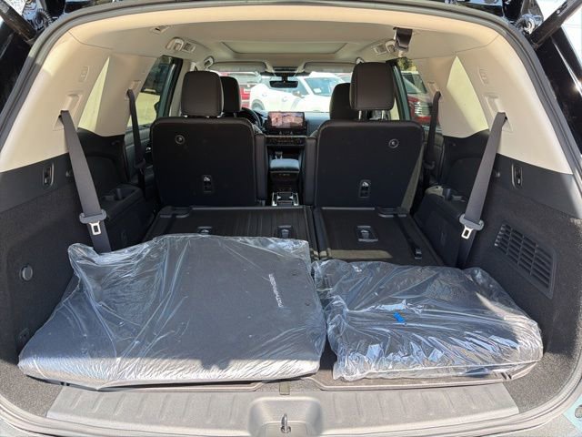 New 2026 Nissan Pathfinder Platinum image 15