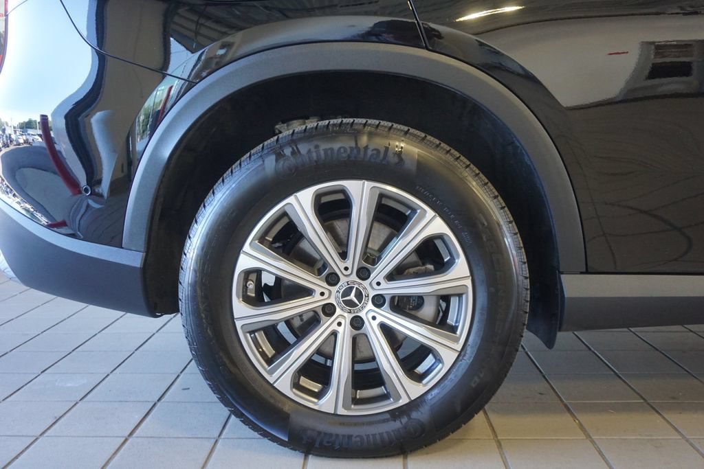 Used 2024 Mercedes-Benz GLC 300 4MATIC image 32