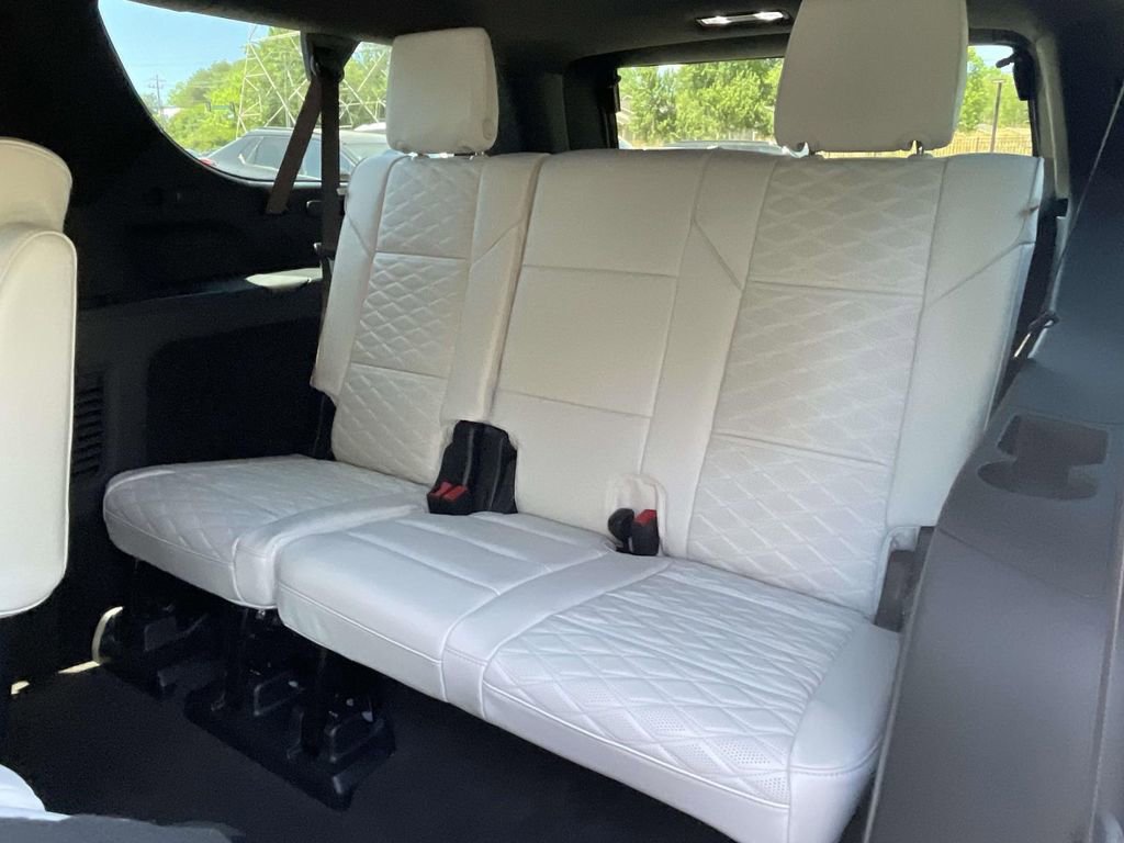 New 2026 Cadillac Escalade ESV Platinum Sport w/ LPO, ONYX Package AWD/4WD image 11