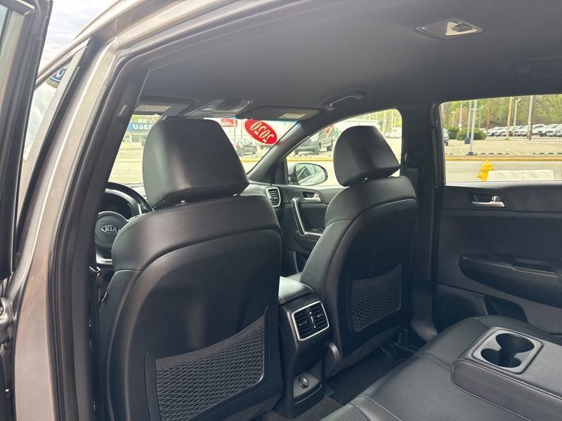 Used 2020 Kia Sportage S image 18