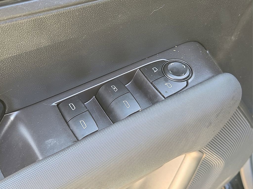 Used 2023 Chevrolet Colorado Z71 w/ Z71 Convenience Package 2 image 19