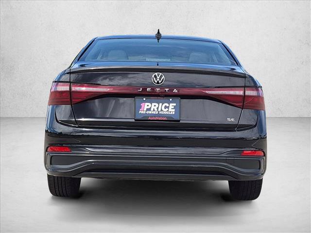 Used 2025 Volkswagen Jetta SE FWD image 7