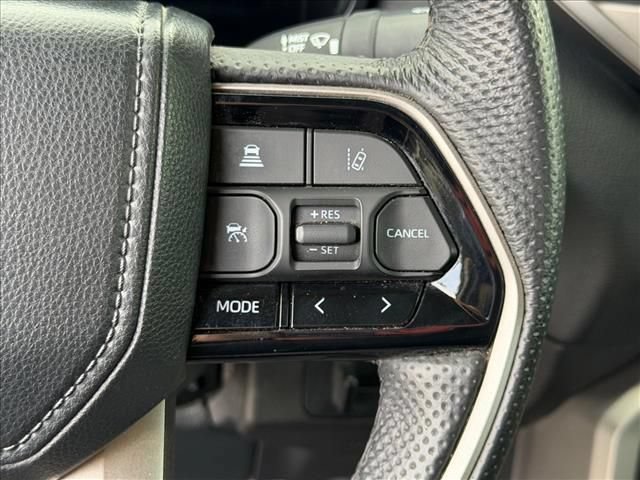 Used 2024 Toyota Tundra Limited w/ Power Package AWD/4WD image 18