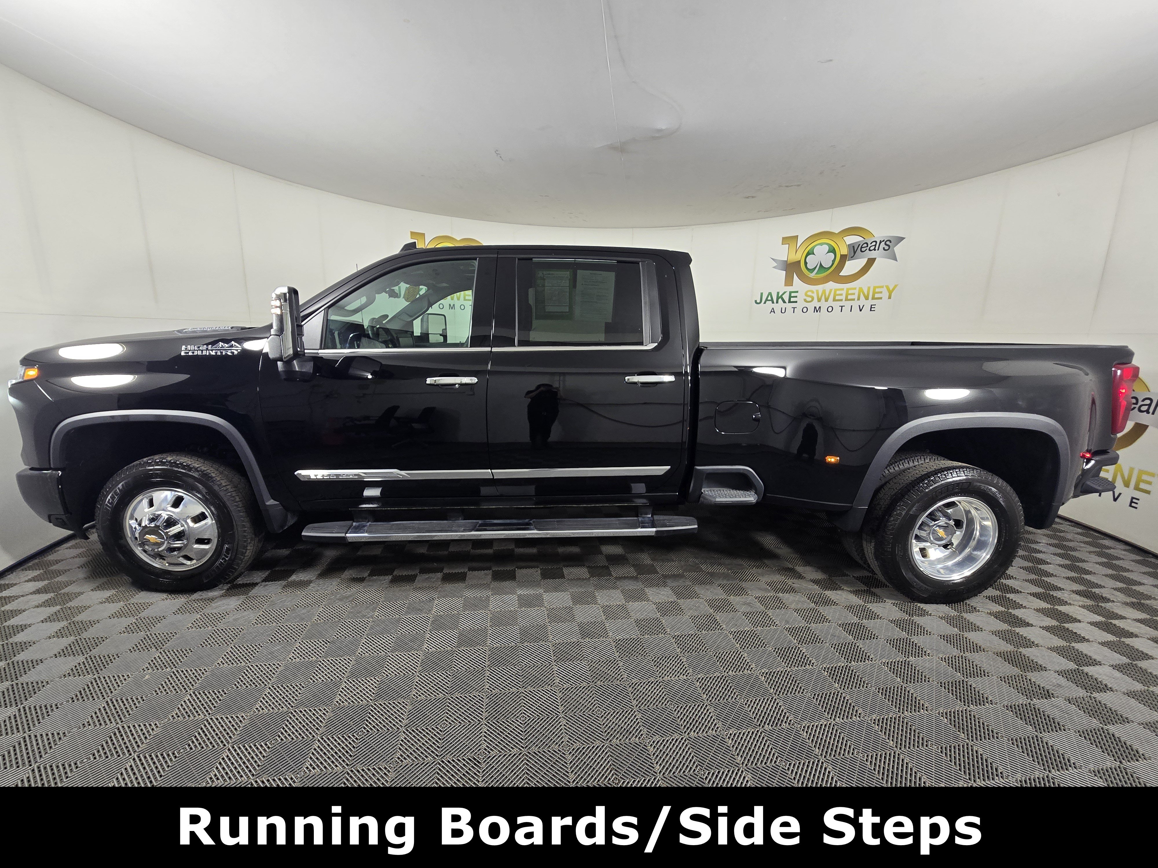 Used 2025 Chevrolet Silverado 3500 High Country w/ High Country Premium Package AWD/4WD image 6