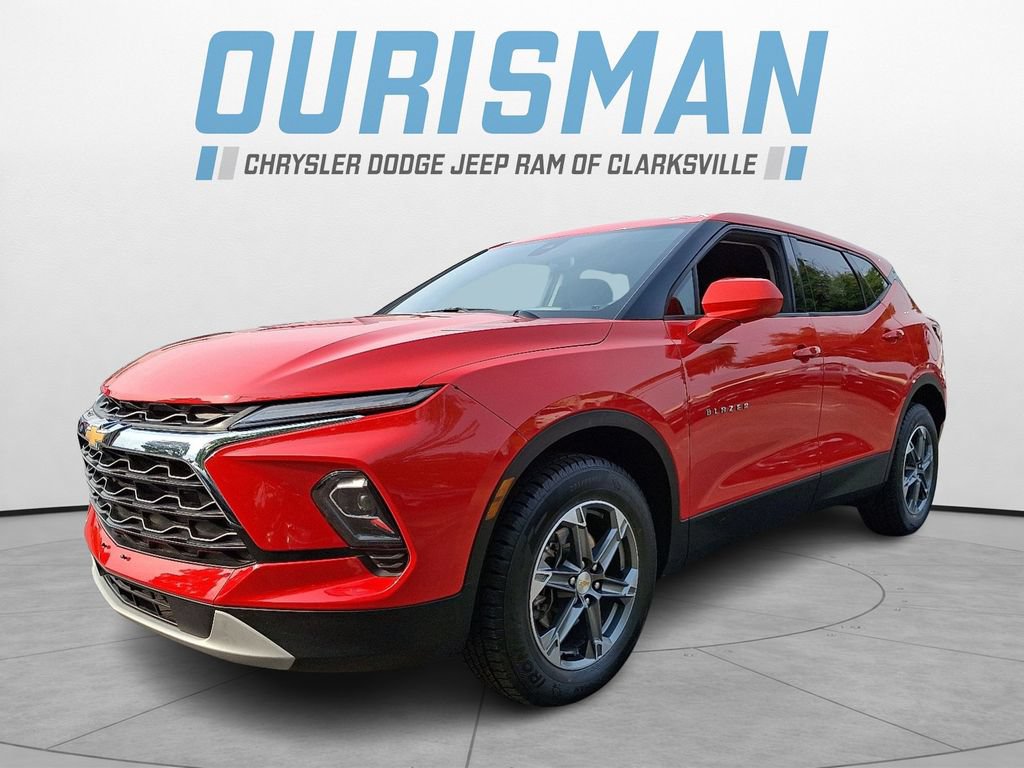 Used 2025 Chevrolet Blazer LT AWD/4WD image 3