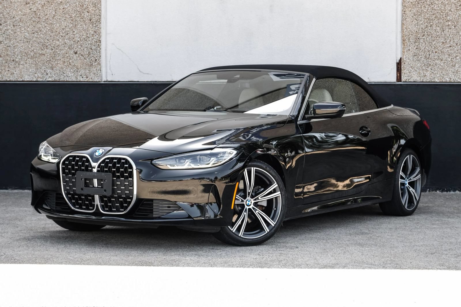 Used 2023 BMW 430i Convertible w/ Premium Package RWD image 4