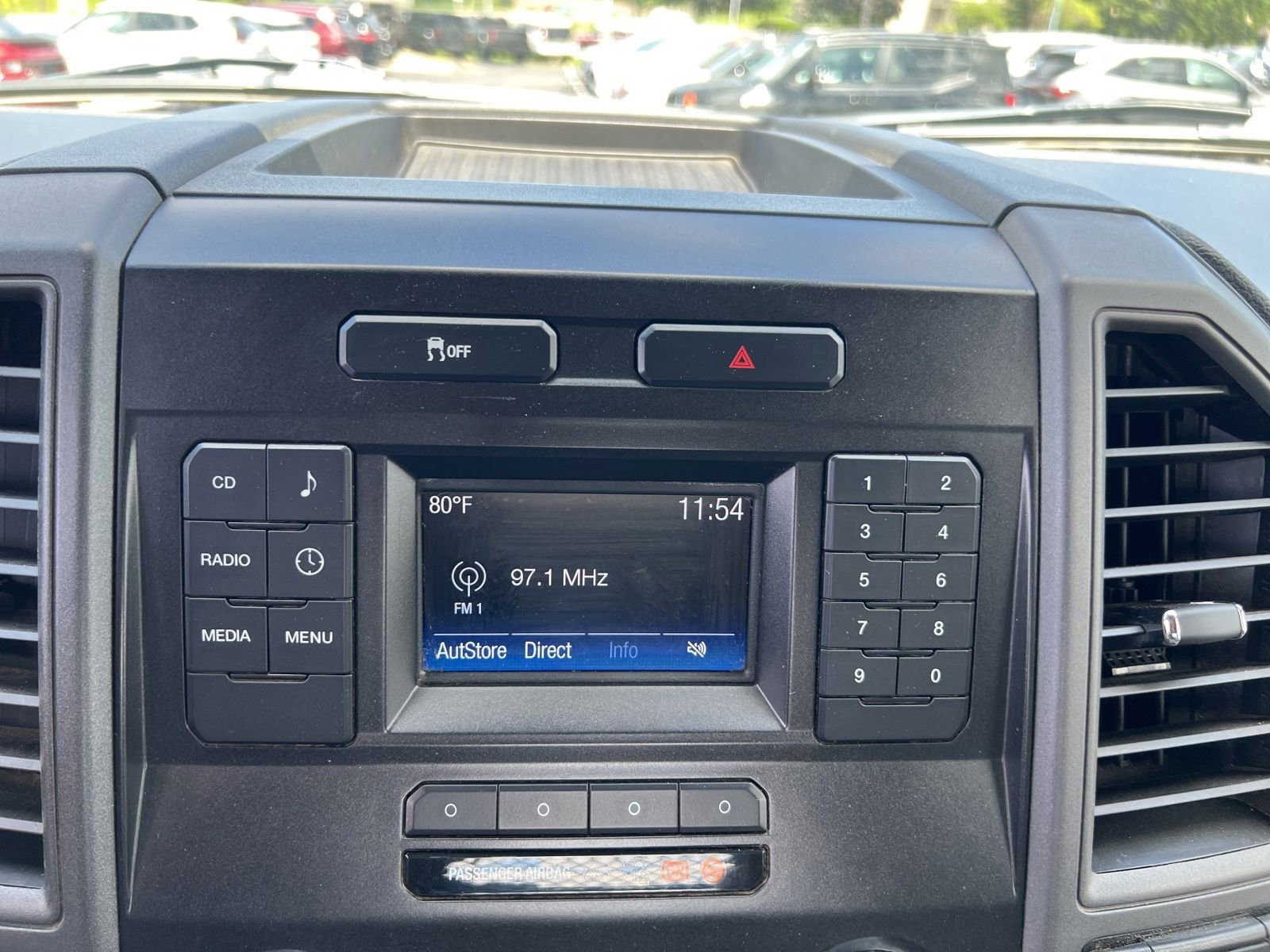 Used 2017 Ford F550 4x4 Regular Cab Super Duty image 25