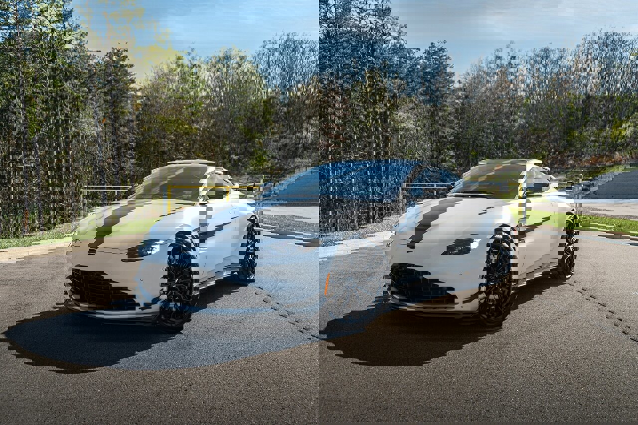 Used 2023 Aston Martin V8 Vantage Coupe image 94