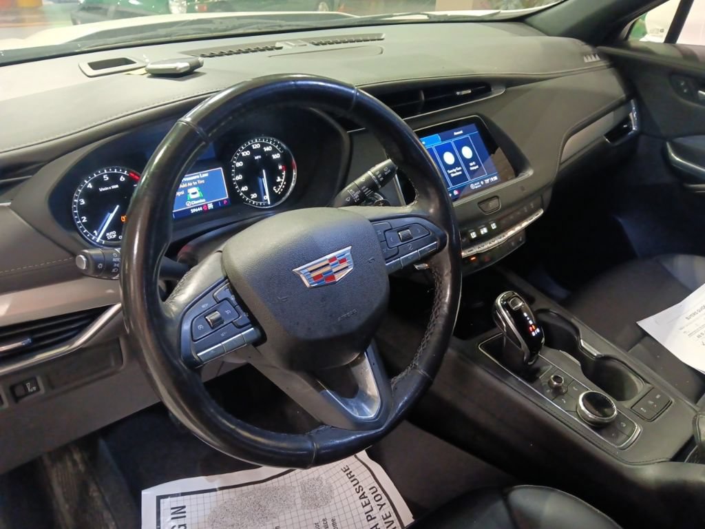 Used 2021 Cadillac XT4 Premium Luxury AWD/4WD image 4