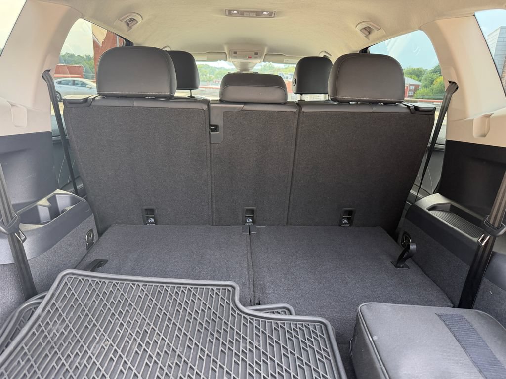 Certified 2023 Volkswagen Tiguan SE FWD image 28