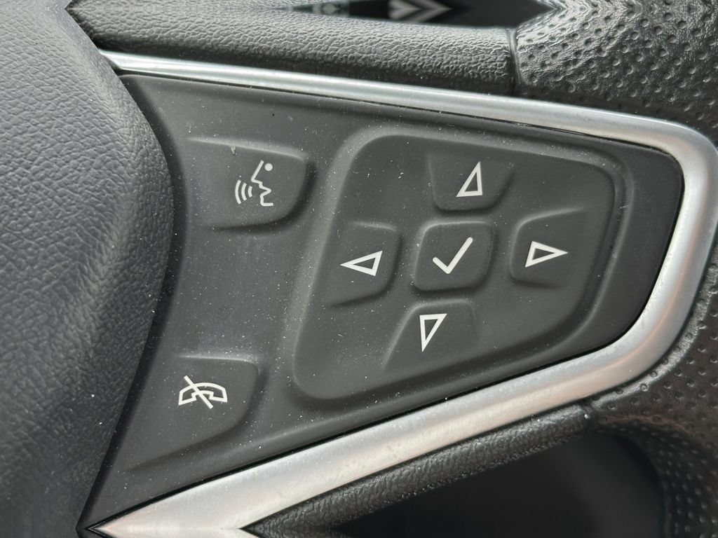 Used 2022 Chevrolet Equinox LT FWD image 24
