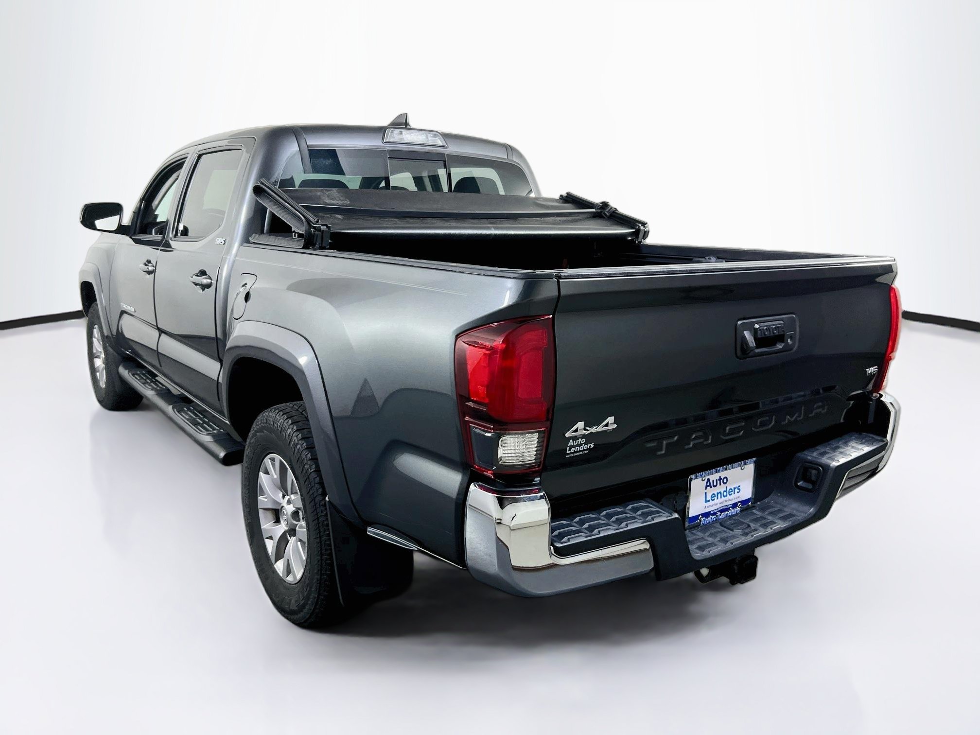 Used 2019 Toyota Tacoma SR5 AWD/4WD image 7