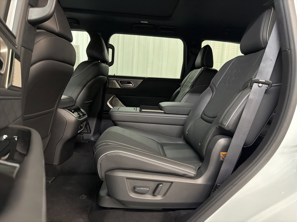 New 2026 INFINITI QX80 Autograph w/ Premium Cargo Package image 31